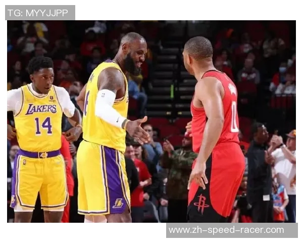 上海大鲨鱼与火箭队激战正酣谁能在这场对决中笑到最后